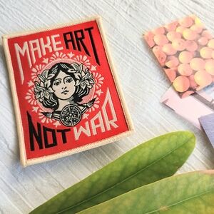 🎨 ANTI-WAR 🎨 x 1 "Make Art, Not War" cloth patch, visible mending